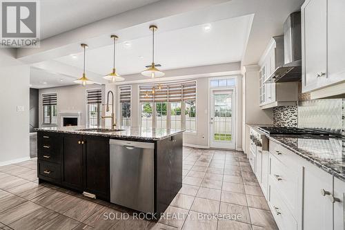 173 Culloden Crescent, Ottawa, ON - Indoor Photo Showing Kitchen With Upgraded Kitchen