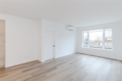 102-3564 A Ryder Hesjedal Way, Colwood, BC - Indoor Photo Showing Other Room