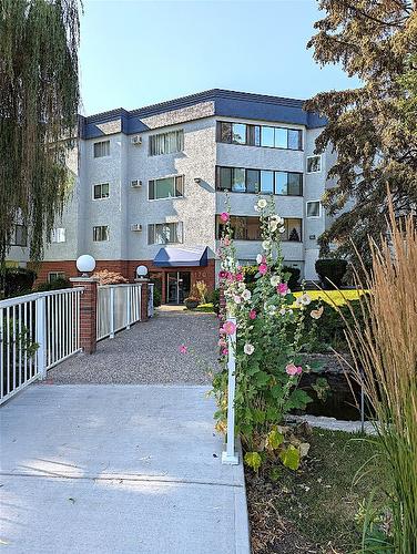 204-1170 Brookside Avenue  Kelowna, BC V1Y 5T4