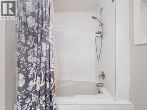 619 Habart Lower Road, Golden, BC - Indoor Photo Showing Bathroom