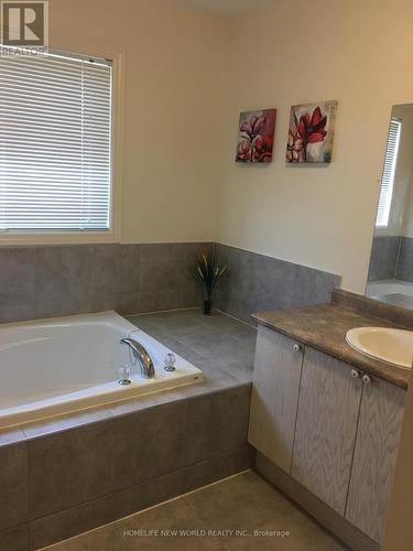 21 Aikenhead Avenue, Richmond Hill, ON - Indoor Photo Showing Bathroom