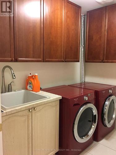21 Aikenhead Avenue, Richmond Hill, ON - Indoor Photo Showing Laundry Room