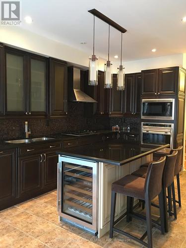 21 Aikenhead Avenue, Richmond Hill, ON - Indoor Photo Showing Kitchen With Upgraded Kitchen