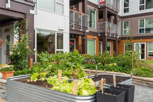 301-2319 Brethour Ave, Sidney, BC - Outdoor