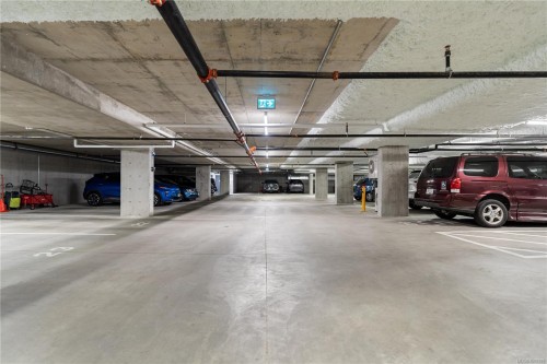 301-2319 Brethour Ave, Sidney, BC - Indoor Photo Showing Garage