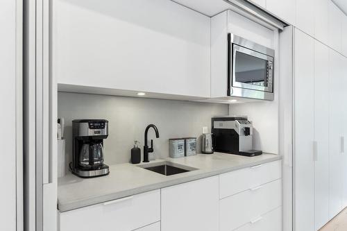 Kitchen - 3910 Rue Bannantyne, Montréal (Verdun/Île-Des-Soeurs), QC - Indoor Photo Showing Kitchen