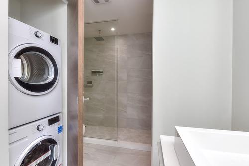 Bathroom - 3301-1450 Boul. René-Lévesque O., Montréal (Ville-Marie), QC - Indoor Photo Showing Laundry Room