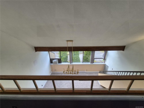 499D-4678 Elk Lake Dr, Saanich, BC - Indoor Photo Showing Other Room