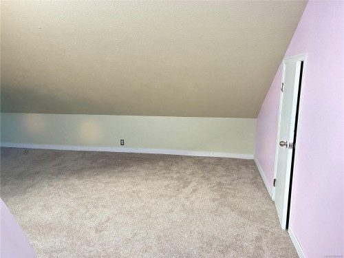 499D-4678 Elk Lake Dr, Saanich, BC - Indoor Photo Showing Other Room