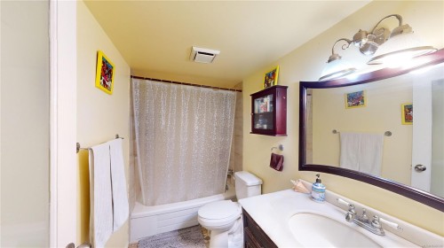 499D-4678 Elk Lake Dr, Saanich, BC - Indoor Photo Showing Bathroom