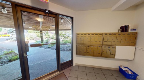 499D-4678 Elk Lake Dr, Saanich, BC - Indoor Photo Showing Other Room