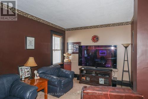 244 Niagara Street, St. Catharines (Facer), ON - Indoor Photo Showing Living Room