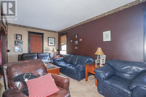 244 Niagara Street, St. Catharines (Facer), ON - Indoor Photo Showing Living Room