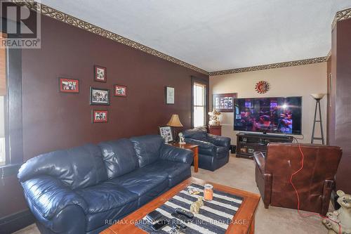 244 Niagara Street, St. Catharines (Facer), ON - Indoor Photo Showing Living Room