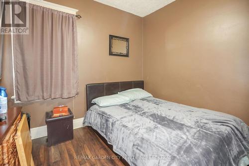 244 Niagara Street, St. Catharines (Facer), ON - Indoor Photo Showing Bedroom