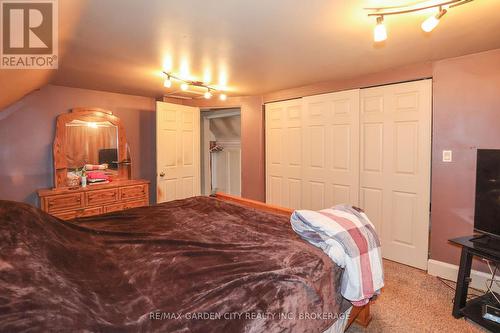 244 Niagara Street, St. Catharines (Facer), ON - Indoor Photo Showing Bedroom
