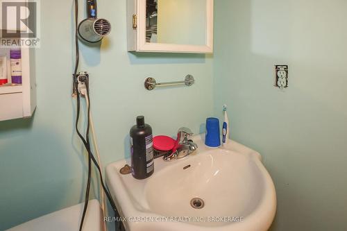 244 Niagara Street, St. Catharines (Facer), ON - Indoor Photo Showing Bathroom
