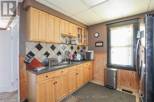 244 Niagara Street, St. Catharines (Facer), ON - Indoor Photo Showing Kitchen