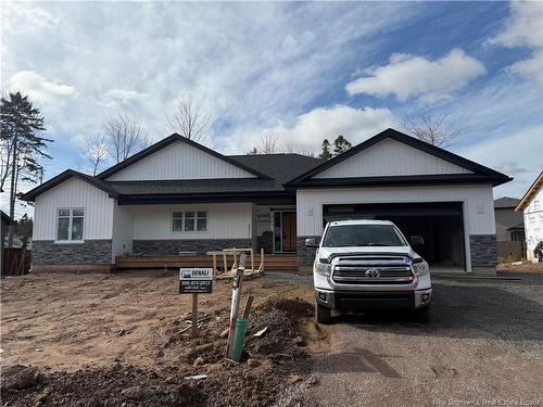 118 Adrienne Crt, Dieppe, NB 