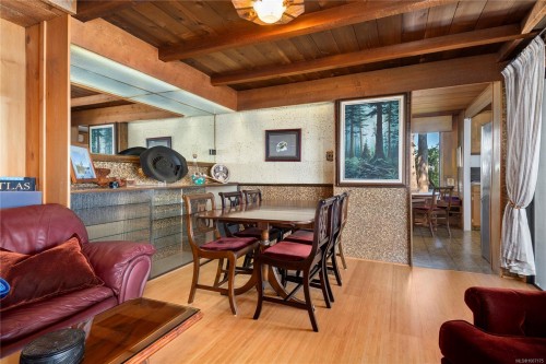 561 & 565 Island Hwy, Campbell River, BC 