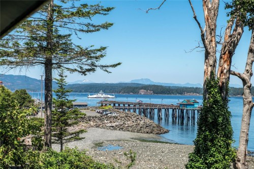 561 & 565 Island Hwy, Campbell River, BC 