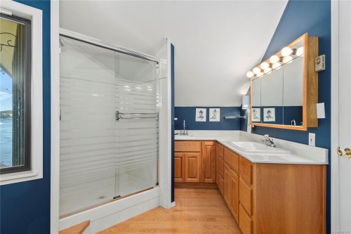 561 & 565 Island Hwy, Campbell River, BC 