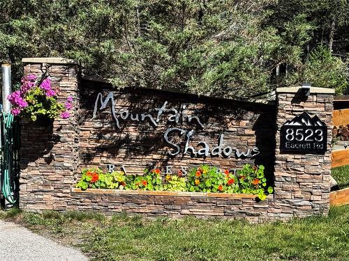 11-8523 Eacrett Road, Radium Hot Springs, BC - Outdoor