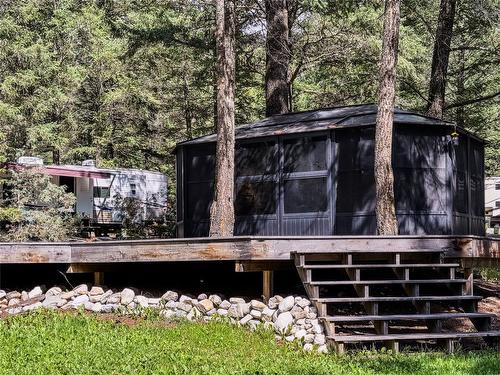 11-8523 Eacrett Road, Radium Hot Springs, BC - Outdoor