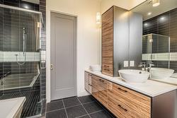Ensuite bathroom - 