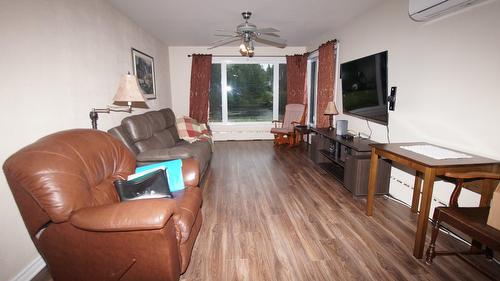 Salon - 121  - 125 4E Rang, Saint-Alphonse-Rodriguez, QC - Indoor Photo Showing Other Room