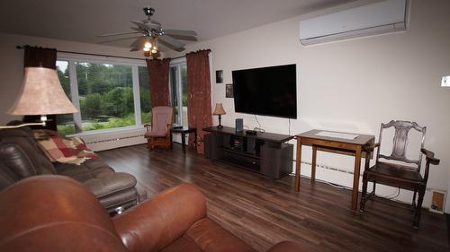 Salon - 121  - 125 4E Rang, Saint-Alphonse-Rodriguez, QC - Indoor Photo Showing Living Room