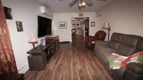 Salon - 121  - 125 4E Rang, Saint-Alphonse-Rodriguez, QC - Indoor Photo Showing Living Room