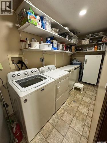 101 1214 3Rd Street, Estevan, SK - Indoor Photo Showing Laundry Room