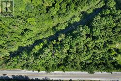 Just 10 mins to Perth on Hwy 7 - 