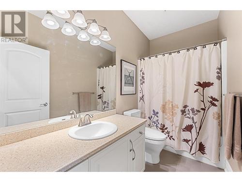 3079 Thacker Drive, West Kelowna, BC - Indoor Photo Showing Bathroom