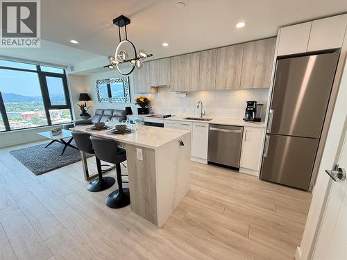 3699 Capozzi Road Unit# 1301, Kelowna, BC - Indoor Photo Showing Kitchen With Upgraded Kitchen