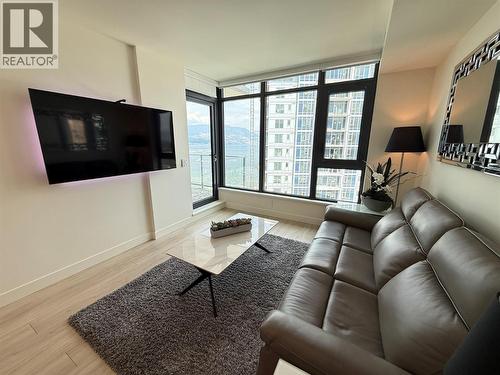 3699 Capozzi Road Unit# 1301, Kelowna, BC - Indoor Photo Showing Living Room