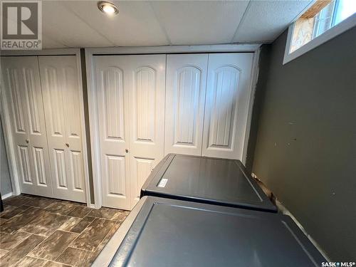621 Central Avenue S, Swift Current, SK - Indoor Photo Showing Laundry Room