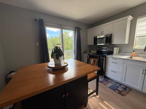 Cuisine - 400  - 406 Rue De La Falaise, Témiscaming, QC - Indoor Photo Showing Kitchen