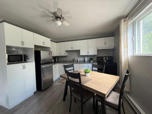 Cuisine - 400  - 406 Rue De La Falaise, Témiscaming, QC - Indoor