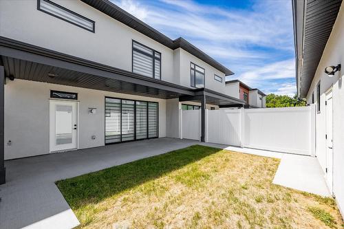 3-840 Grenfell Avenue, Kelowna, BC - Outdoor With Exterior