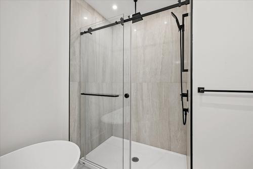 3-840 Grenfell Avenue, Kelowna, BC - Indoor Photo Showing Bathroom