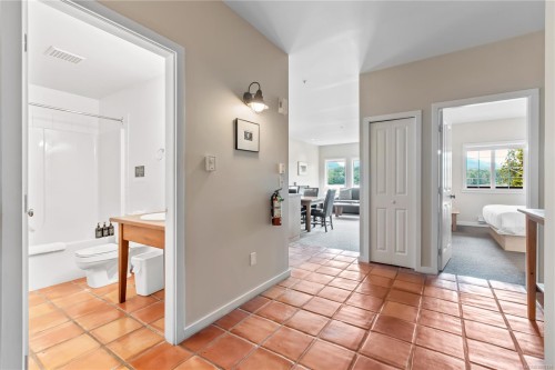 402-1971 Harbour Dr, Ucluelet, BC - Indoor