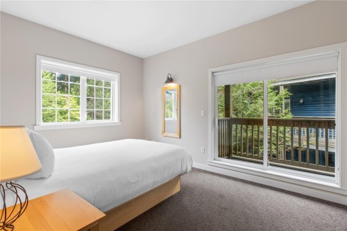 402-1971 Harbour Dr, Ucluelet, BC - Indoor Photo Showing Bedroom