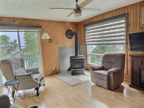 Salon - 845 Ch. De La Pointe, Guérin, QC - Indoor Photo Showing Living Room With Fireplace