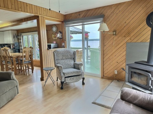 Salon - 845 Ch. De La Pointe, Guérin, QC - Indoor Photo Showing Living Room With Fireplace