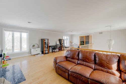 Salon - 363 Av. Mathieu, Donnacona, QC - Indoor Photo Showing Living Room