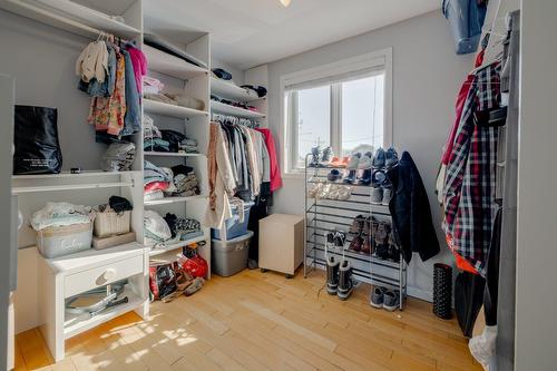 Penderie (Walk-in) - 363 Av. Mathieu, Donnacona, QC - Indoor With Storage