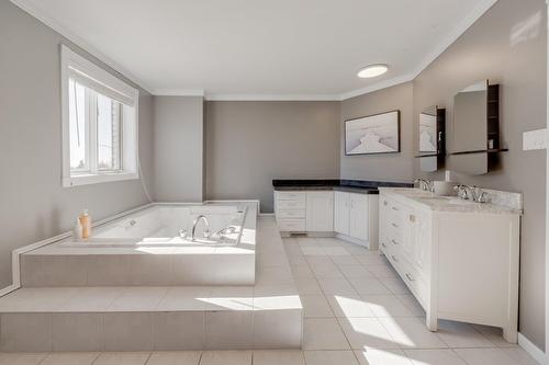 Salle de bains - 363 Av. Mathieu, Donnacona, QC - Indoor Photo Showing Laundry Room