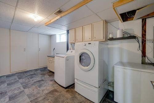 Salle de lavage - 363 Av. Mathieu, Donnacona, QC - Indoor Photo Showing Laundry Room